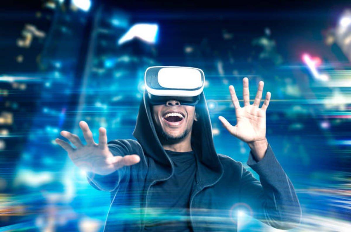 shutterstock_virtual_reality