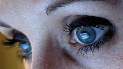 Perché Facebook vuole proteggerci dalle nostre foto compromettenti, chiedendocele