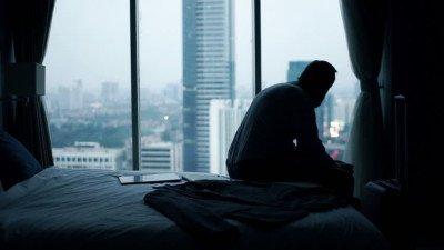 Hai più o meno 50 e non sei felice? È l’età dell’insoddisfazione (e sei in buona compagnia)