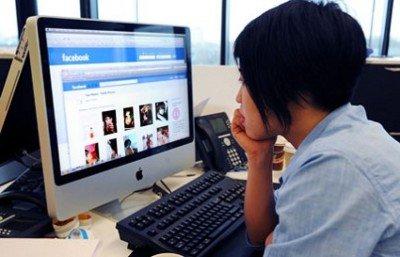 Vai su Facebook mentre sei a lavoro? Sei licenziabile