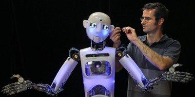 Perché i robot non ci ruberanno il lavoro (ma noi dobbiamo diventare i loro leader)