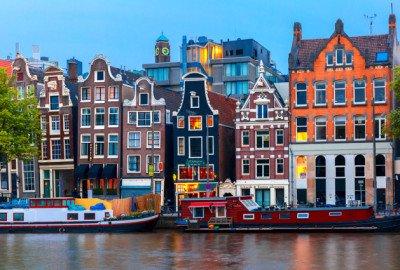 Amsterdam contro Airbnb: dimezzato il limite di pernottamenti