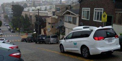 Avvistata a San Francisco la macchina di Google, guidava da sola per strada