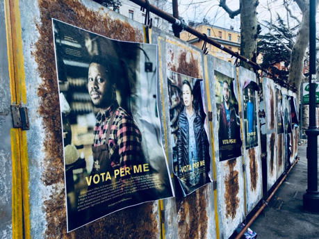 Con "Vota per me" Gianluca Vassallo porta l'art guerrilla nelle strade