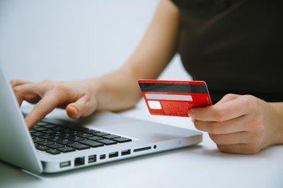 Cosa regaleremo di più a San Valentino, secondo Mastercard