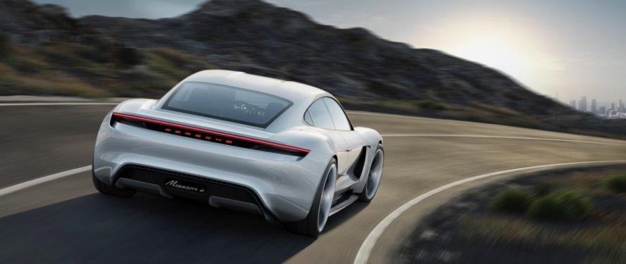 Porsche_Mission_E_Concept_0001-889x375