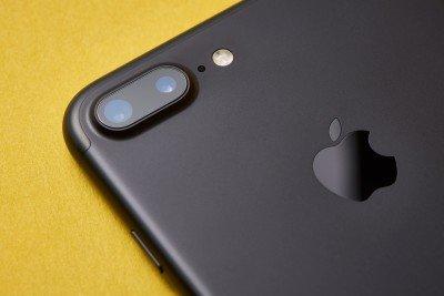 Apple deve risolvere un problema con iOS, FaceTime ha un bug. E ci spia