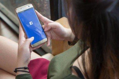 E se Facebook ci facesse pagare 10 euro mese? Un esperimento prova a svelare cosa accadrebbe