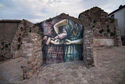 Riscoprire i borghi italiani con la street art e Airbnb