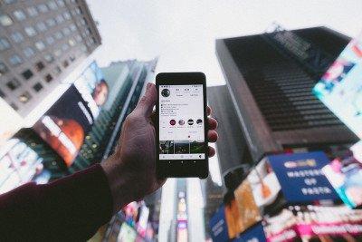 Come creare copertine personalizzate per i contenuti in evidenza delle Instagram Stories