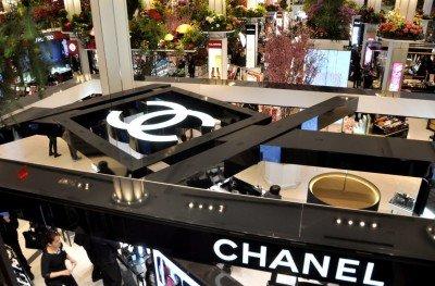 Chanel pubblica per la prima volta il bilancio in 108 anni di storia: 10 miliardi nel 2017 con +11%