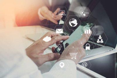 Cosa fanno e quali canali usano le banche sui social secondo il report di ABI