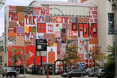 La collaborazione tra Uniqlo e il MoMa per la street art