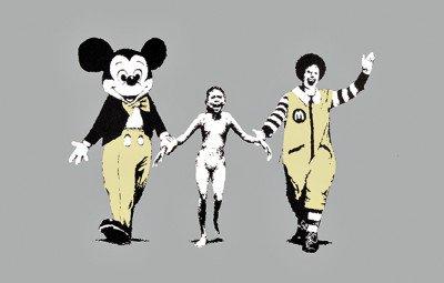 L’arte di protesta di Banksy arriva a Milano (con una mostra non autorizzata)
