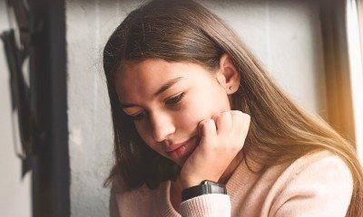 Negli Stati Uniti si sperimenta un software di AI per prevenire i suicidi adolescenziali