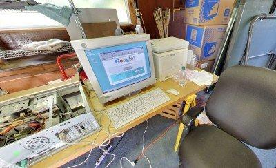 Google festeggia 20 anni con un tour virtuale nel famoso ufficio-garage del 1998