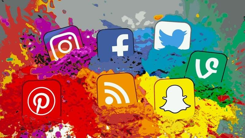 Week in social: dal link per condividere le Stories di Instagram alle schede Ads di LinkedIn