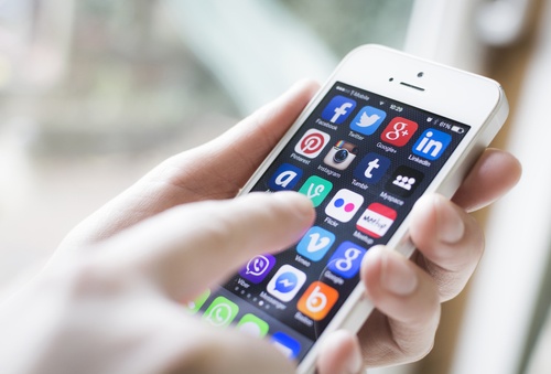 Week in Social: Pinterest insegue Instagram e LinkedIn prepara una nuova generazione di pagine aziendali
