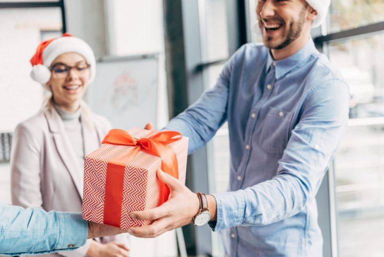 10 idee regalo per Natale per migliorare la vita in ufficio