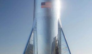 Elon Musk mostra Starship, il nuovo razzo per i test di volo suborbitale