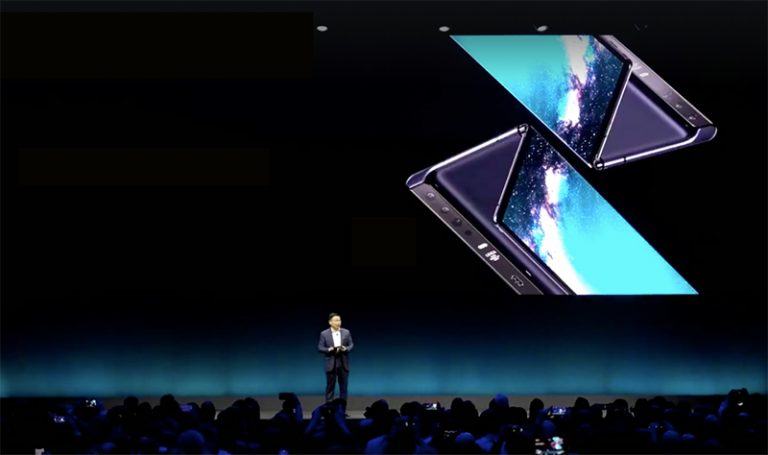 Huawei risponde a Samsung: ecco il nuovo Mate X, pieghevole e 5G Huawei risponde a Samsung: ecco il nuovo Mate X, pieghevole e 5G