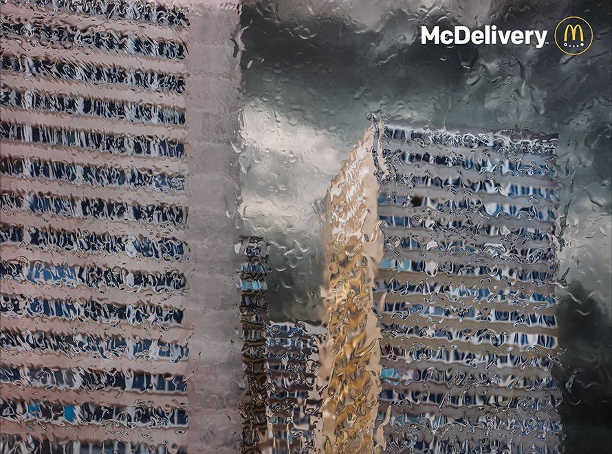 Rain, la nuova campagna firmata da TBWA Paris per la consegna a domicilio di McDonald's