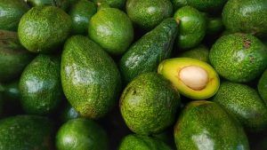 Avocado: il frutto più amato dai millennials in mano ai Cartelli messicani