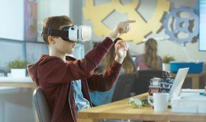 Tecnologia a scuola: come dovrebbe essere per valorizzare il fattore umano