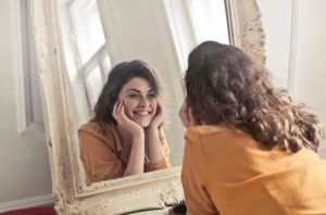 Piccola guida alla felicità e a come raggiungere il benessere emotivo