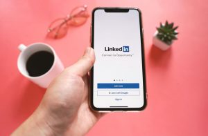 Dopo Instagram, Facebook e WhatsApp, in arrivo le Stories su LinkedIn