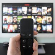 streaming online - netflix torna a crescere