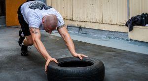 25 personal trainer da seguire su Instagram per allenarsi da casa