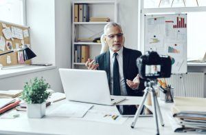 Live streaming: 5 strumenti (digitali e fisici) indispensabili per organizzare le tue dirette