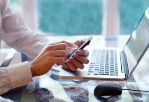 Il futuro dello shopping è phygital: dal Virtual Shopping Service all’Home Try-On