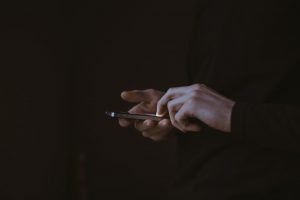 Come le app di messaggistica istantanea influenzano i rapporti umani