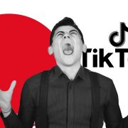 lasciare il lavoro è un trend: i giovani lo urlano su TikTok