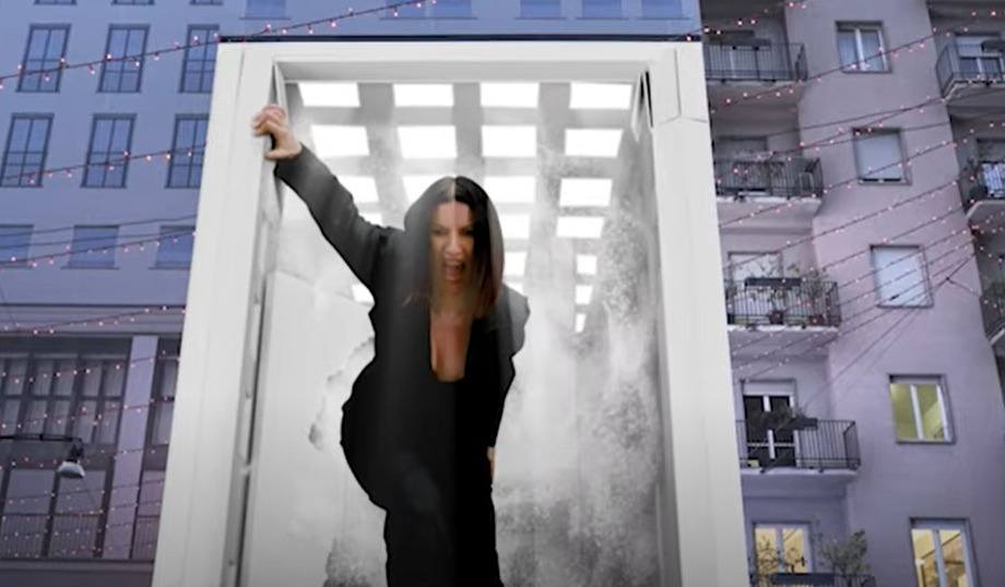3d digital billboard laura pausini