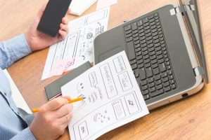 Content Manager: chi è, cosa fa, carriera, formazione, guadagni