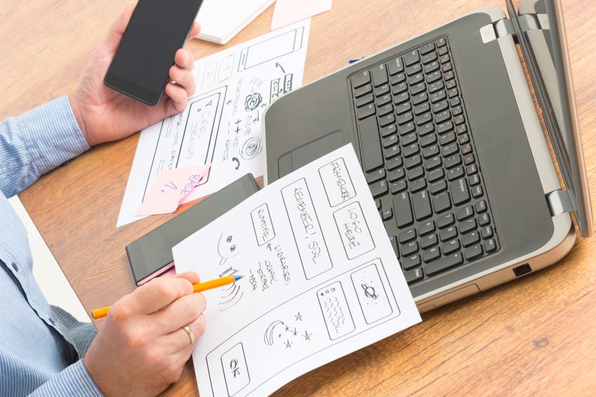 Content Manager: chi è, cosa fa, carriera, formazione, guadagni