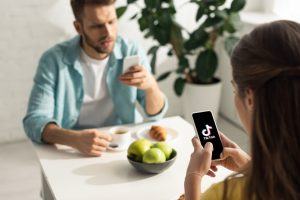 TikTok Marketing: cosa possono imparare i brand dal pubblico e dai creator