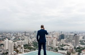 Chi sono i CEO italiani più seguiti su LinkedIn nel 2022: ecco la classifica