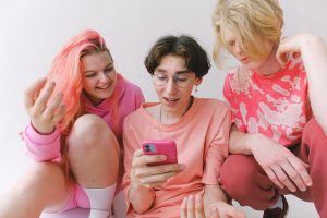 I trend video della Generazione Z, cosa guardano i più giovani e perché