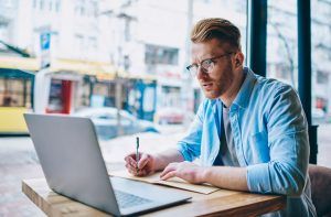 Un anno di ricerche: le query più digitate su Google nel 2022