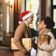 regali di natale e shopping natalizio copertina