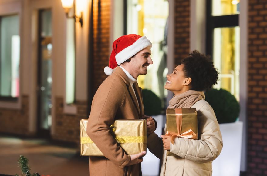 regali di natale e shopping natalizio copertina