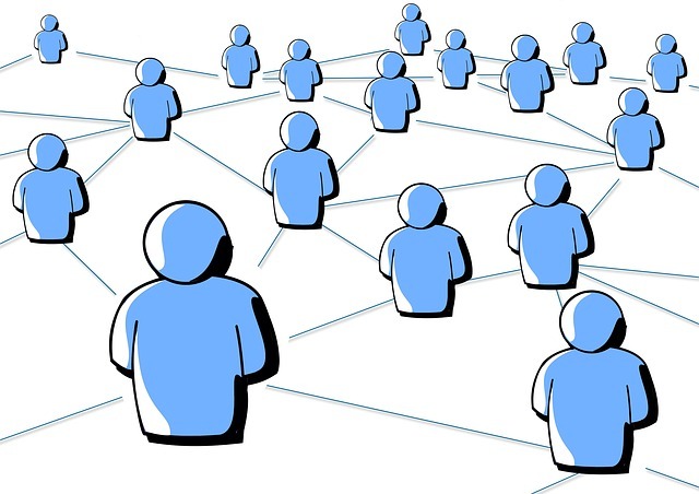 aggiungi persone al gruppo facebook