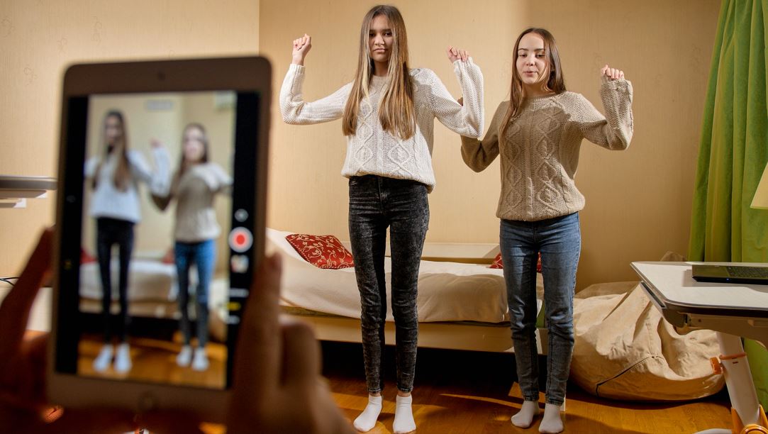 trend di tiktok per il 2023 gioia