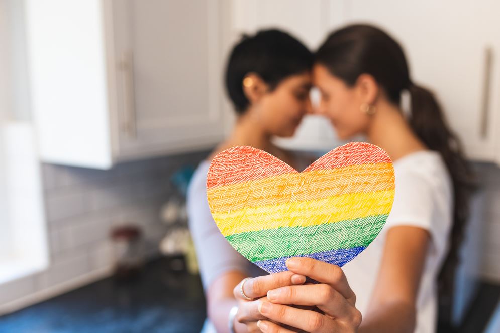 Oltre l’arcobaleno: come celebrare la diversità nella comunicazione in occasione del Pride Month