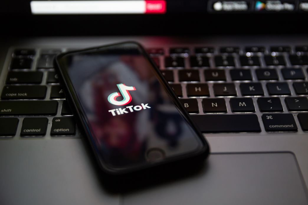 Tiktok apre un data center a Dublino contro il timore dello spionaggio cinese